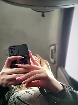 Teya moon  online show from 03.20.25