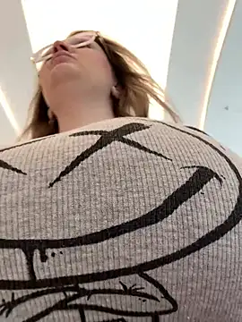 Teya moon  online show from 02.05.26