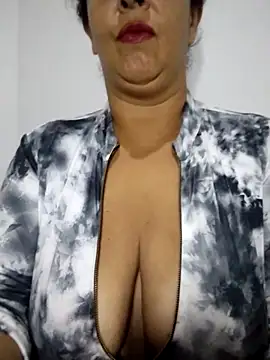 Snapshot of Catalina_JH chatting on 03.07.25 Catalina JH online show from 03.07.25