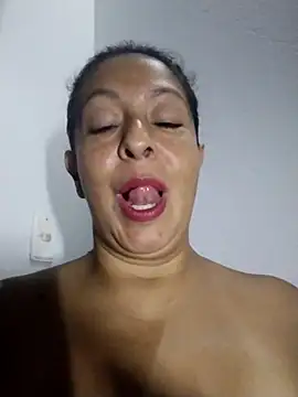 Snapshot of Catalina_JH chatting on 03.08.25 Catalina JH online show from 03.08.25