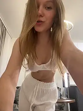 Snapshot of Ketitull chatting on 01.06.25 Ketitull online show from 01.06.25