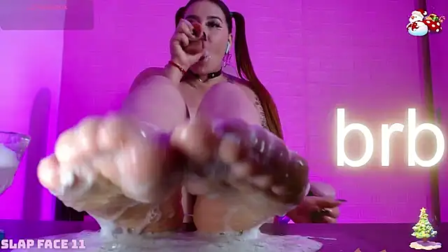 Snapshot of _hooly chatting on 01.08.26 hooly online show from 01.08.26