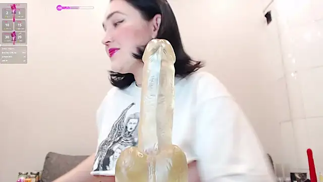 Snapshot of smartandamazing chatting on 12.11.24 smartandamazing online show from 12.11.24