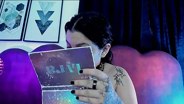 Snapshot of sophy_rock chatting on 06.23.26 sophy rock online show from 06.23.26