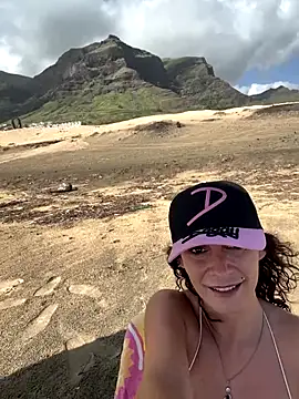 therealbeverlycious online show from 10.03.25