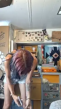 Snapshot of whitetrashdirtyslut chatting on 06.12.26 whitetrashdirtyslut online show from 06.12.26