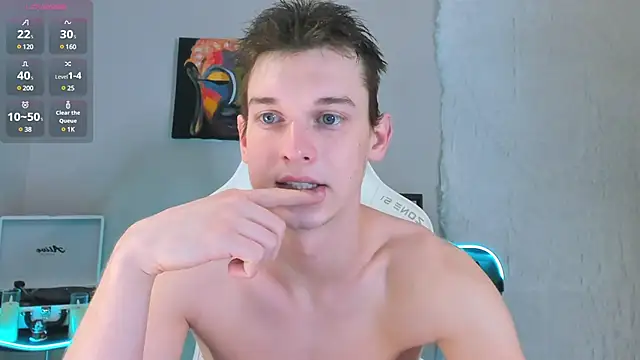 Snapshot of 4ever_dude chatting on 02.17.25 4ever dude online show from 02.17.25