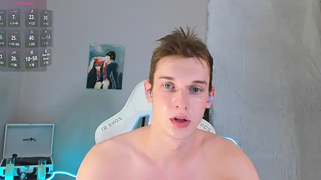 Snapshot of 4ever_dude chatting on 03.03.25 4ever dude online show from 03.03.25