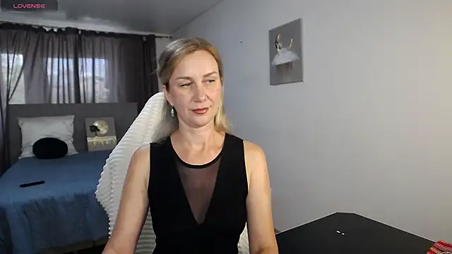 Snapshot of Vanessa_Nowak chatting on 06.22.26 Vanessa Nowak online show from 06.22.26