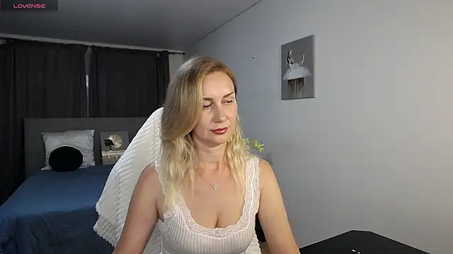 Snapshot of Vanessa_Nowak chatting on 06.30.26 Vanessa Nowak online show from 06.30.26