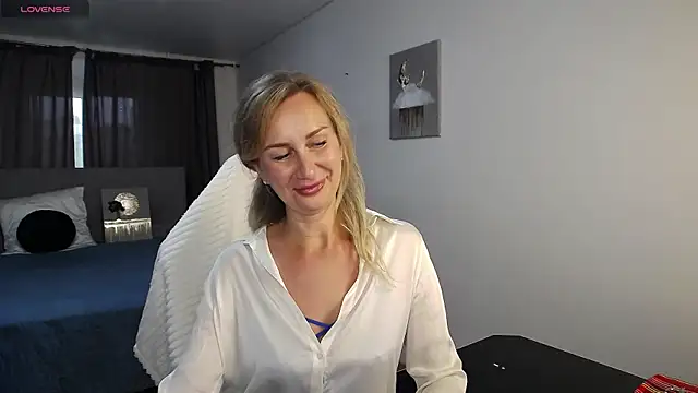 Snapshot of Vanessa_Nowak chatting on 07.05.26 Vanessa Nowak online show from 07.05.26