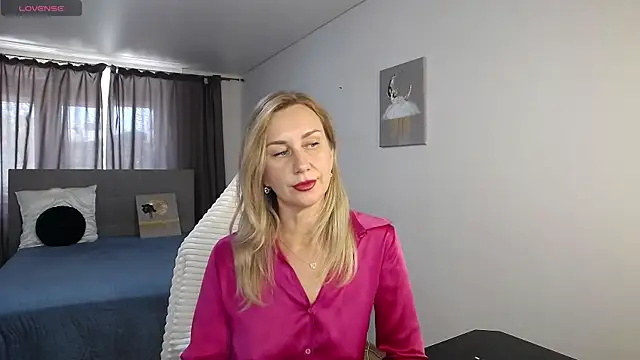 Snapshot of Vanessa_Nowak chatting on 07.12.26 Vanessa Nowak online show from 07.12.26