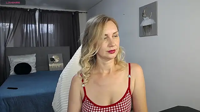 Snapshot of Vanessa_Nowak chatting on 07.15.26 Vanessa Nowak online show from 07.15.26