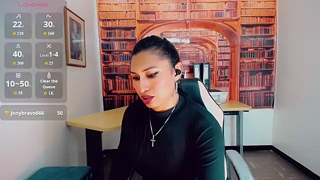 Snapshot of khiara_moretti chatting on 12.28.24 khiara moretti online show from 12.28.24