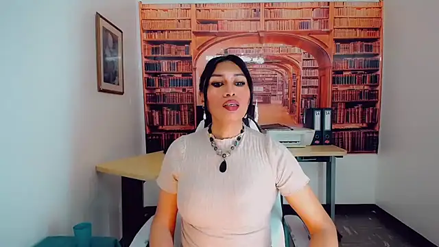 Snapshot of khiara_moretti chatting on 01.08.25 khiara moretti online show from 01.08.25