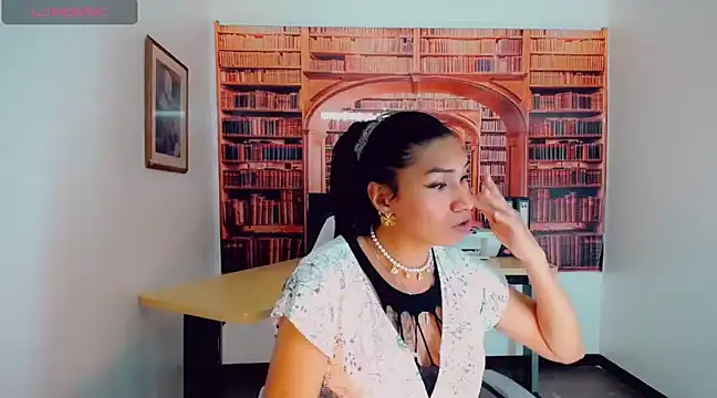 Snapshot of khiara_moretti chatting on 01.09.25 khiara moretti online show from 01.09.25