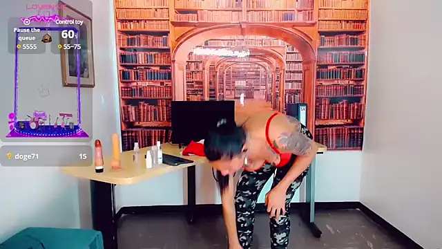 Snapshot of khiara_moretti chatting on 01.28.25 khiara moretti online show from 01.28.25