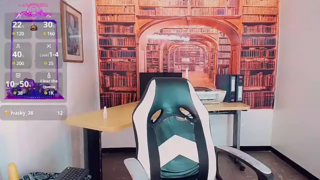 Snapshot of khiara_moretti chatting on 02.05.25 khiara moretti online show from 02.05.25