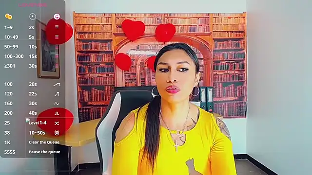 Snapshot of khiara_moretti chatting on 02.13.25 khiara moretti online show from 02.13.25