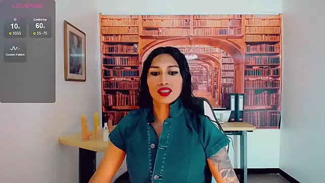 Snapshot of khiara_moretti chatting on 02.27.25 khiara moretti online show from 02.27.25