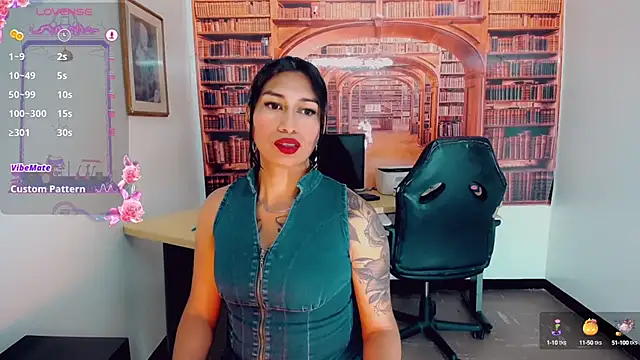 Snapshot of khiara_moretti chatting on 03.06.25 khiara moretti online show from 03.06.25