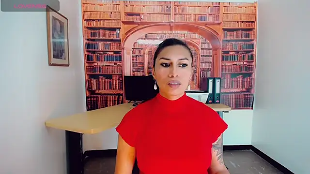 Snapshot of khiara_moretti chatting on 03.10.25 khiara moretti online show from 03.10.25