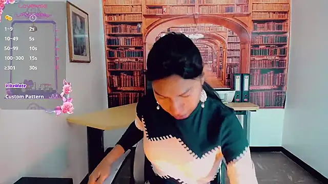 Snapshot of khiara_moretti chatting on 03.14.25 khiara moretti online show from 03.14.25