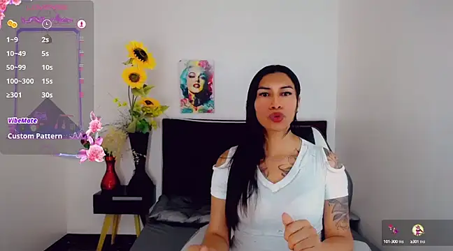 Snapshot of khiara_moretti chatting on 03.18.25 khiara moretti online show from 03.18.25