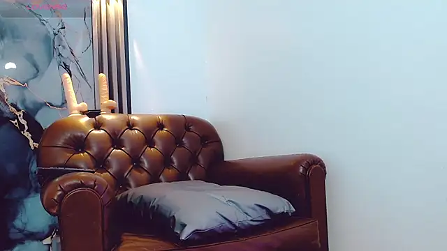 Snapshot of khiara_moretti chatting on 10.21.25 khiara moretti online show from 10.21.25