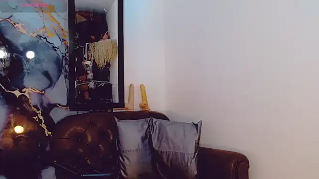 Snapshot of khiara_moretti chatting on 11.06.25 khiara moretti online show from 11.06.25