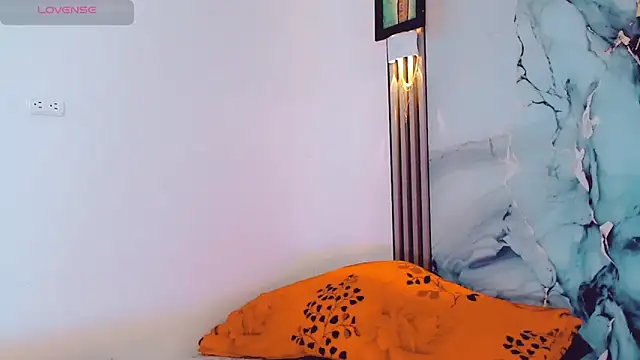 Snapshot of khiara_moretti chatting on 11.14.25 khiara moretti online show from 11.14.25