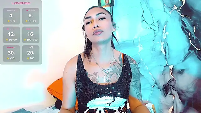 Snapshot of khiara_moretti chatting on 11.22.25 khiara moretti online show from 11.22.25