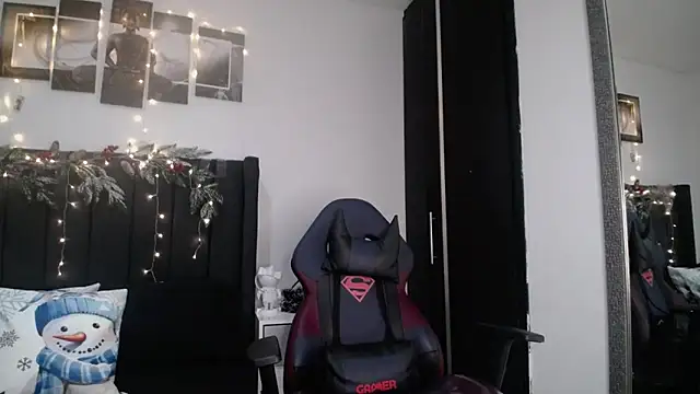 Snapshot of muscle_ares chatting on 12.02.24 muscle ares online show from 12.02.24