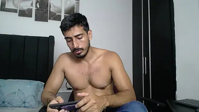 Snapshot of muscle_ares chatting on 03.22.25 muscle ares online show from 03.22.25