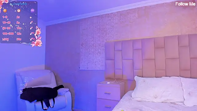 Agathaargent  online show from 01.17.25