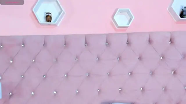 Agathaargent  online show from 03.21.25