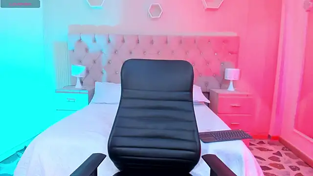 Agathaargent  online show from 10.31.25