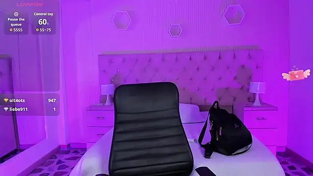 Agathaargent  online show from 01.18.26