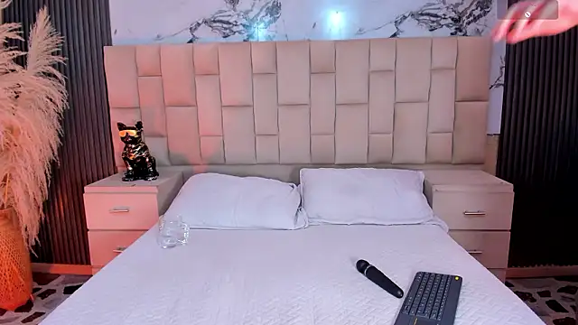 Agathaargent  online show from 03.08.26