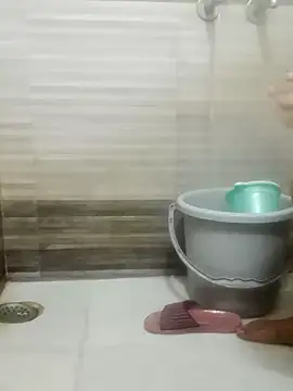 Snapshot of Shoni__ chatting on 12.16.24 Shoni online show from 12.16.24