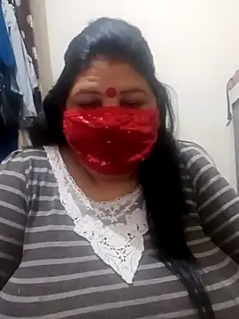 Snapshot of Shoni__ chatting on 12.22.24 Shoni online show from 12.22.24