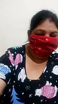 Snapshot of Shoni__ chatting on 12.28.24 Shoni online show from 12.28.24