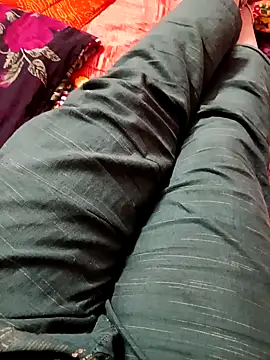 Snapshot of Shoni__ chatting on 09.18.25 Shoni online show from 09.18.25