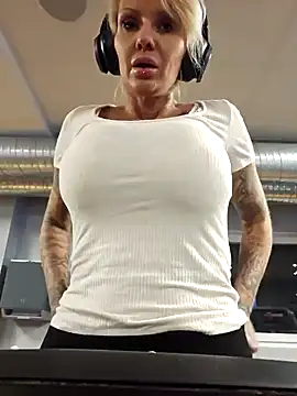 Ninasweden online show from 01.30.25