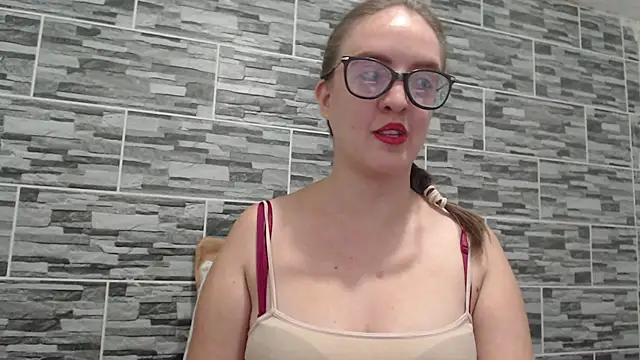 Snapshot of Venus_Santana chatting on 12.19.24 Venus Santana online show from 12.19.24