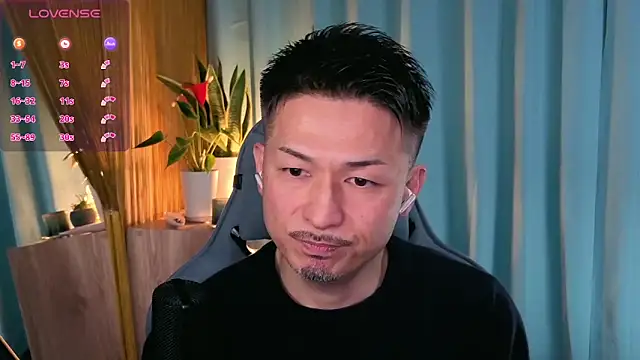 Snapshot of HARU-outdoor-x chatting on 03.11.25 HARU-outdoor-x online show from 03.11.25