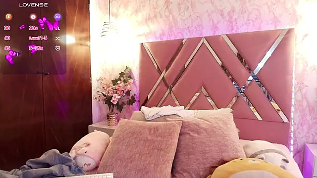 Snapshot of Miaa_Smiith1 chatting on 03.01.25 Miaa Smiith1 online show from 03.01.25