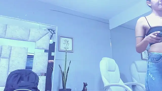 Snapshot of Sara_Greey chatting on 01.25.25 Sara Greey online show from 01.25.25