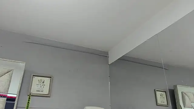 Snapshot of Sara_Greey chatting on 01.28.25 Sara Greey online show from 01.28.25