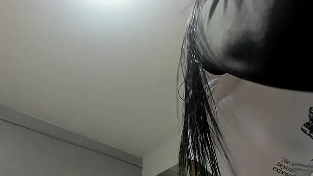 Snapshot of Sara_Greey chatting on 02.13.25 Sara Greey online show from 02.13.25